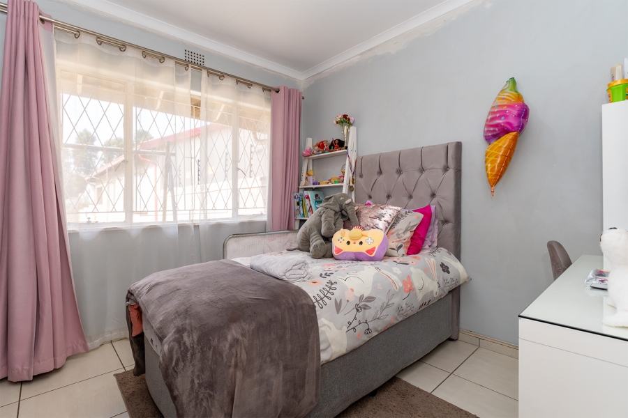 4 Bedroom Property for Sale in Wendywood Gauteng