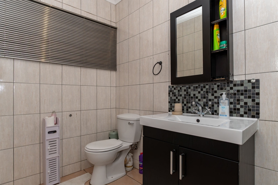 4 Bedroom Property for Sale in Wendywood Gauteng