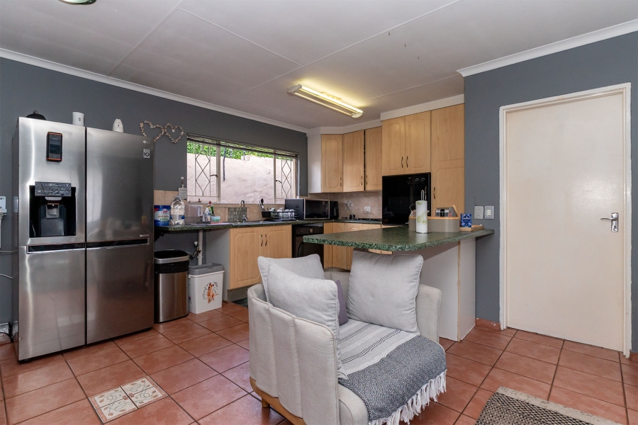 4 Bedroom Property for Sale in Wendywood Gauteng