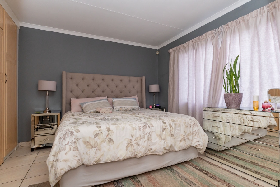4 Bedroom Property for Sale in Wendywood Gauteng