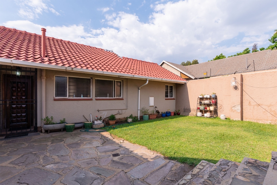 4 Bedroom Property for Sale in Wendywood Gauteng