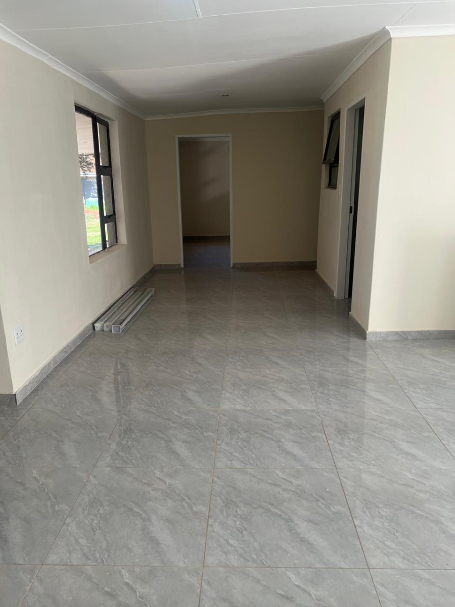 To Let 2 Bedroom Property for Rent in Linden Gauteng