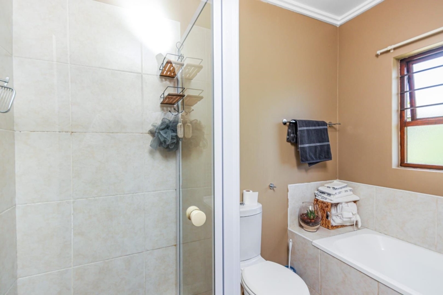 3 Bedroom Property for Sale in Broadacres Gauteng
