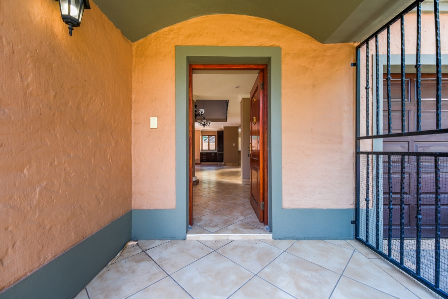 3 Bedroom Property for Sale in Faerie Glen Gauteng