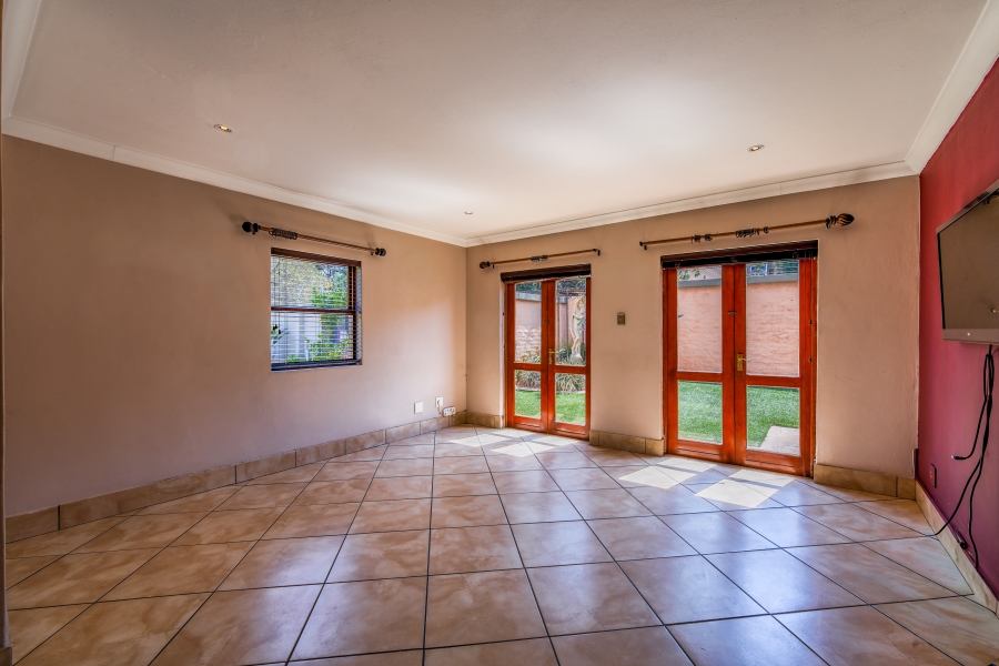 3 Bedroom Property for Sale in Faerie Glen Gauteng
