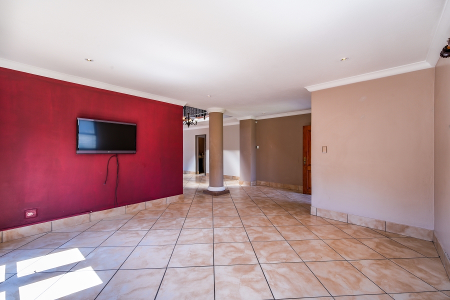 3 Bedroom Property for Sale in Faerie Glen Gauteng