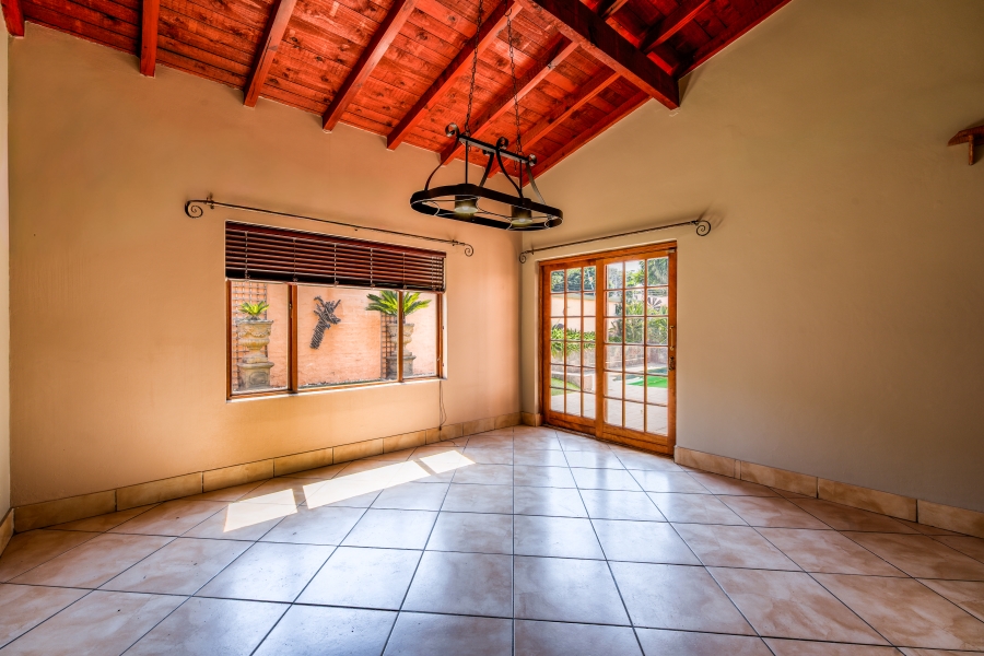 3 Bedroom Property for Sale in Faerie Glen Gauteng