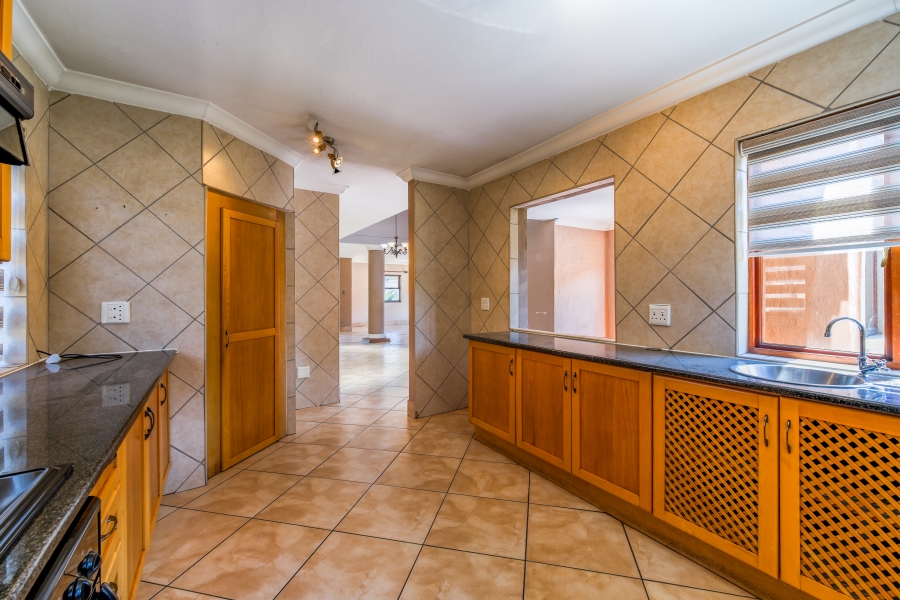 3 Bedroom Property for Sale in Faerie Glen Gauteng