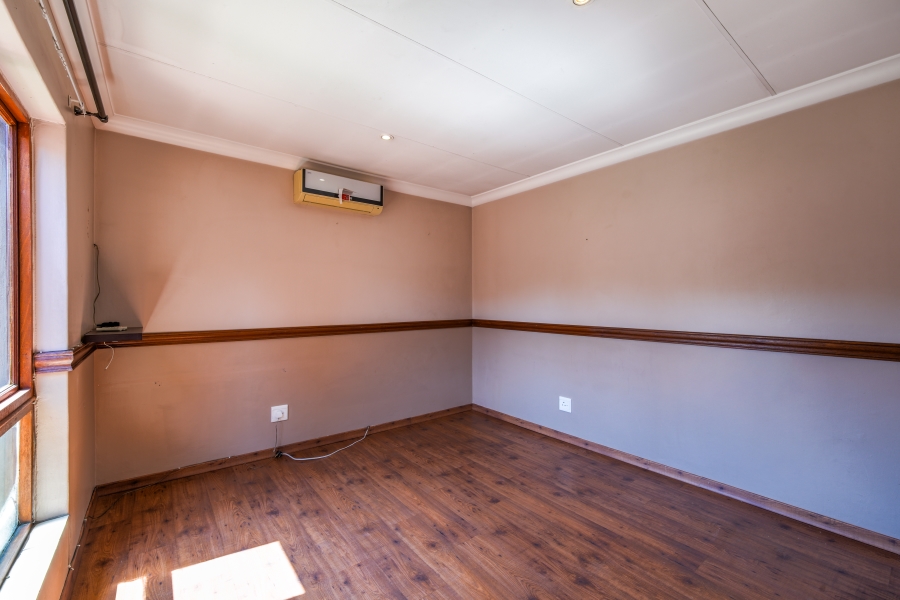 3 Bedroom Property for Sale in Faerie Glen Gauteng