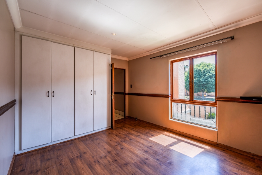 3 Bedroom Property for Sale in Faerie Glen Gauteng