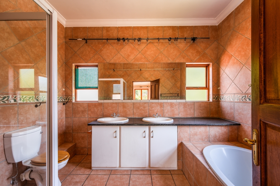 3 Bedroom Property for Sale in Faerie Glen Gauteng