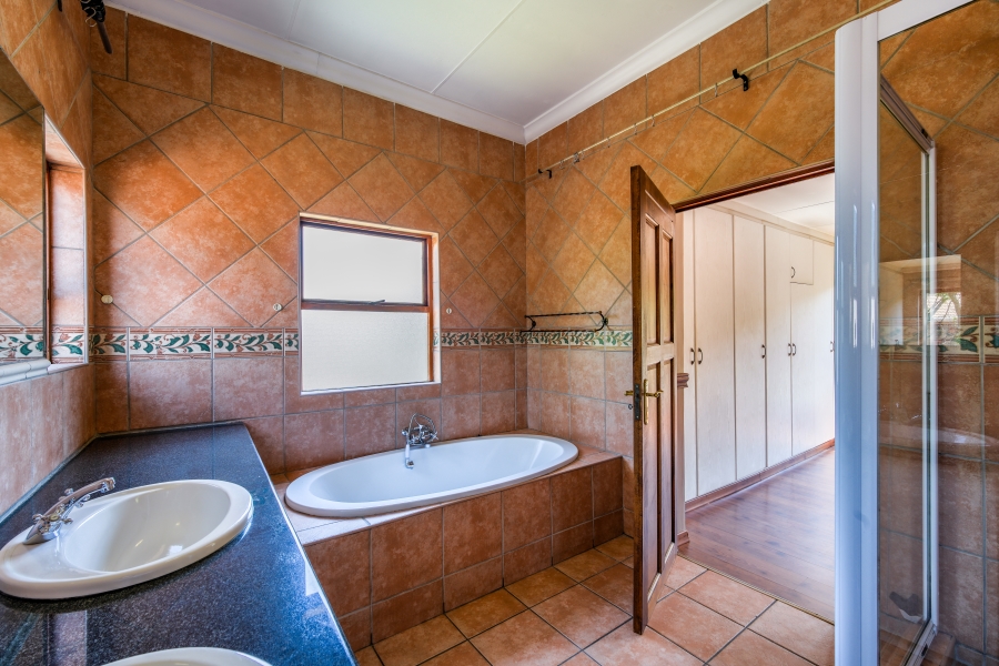3 Bedroom Property for Sale in Faerie Glen Gauteng