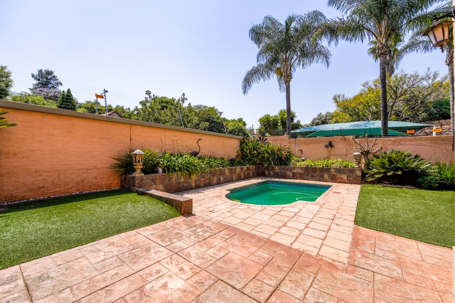 3 Bedroom Property for Sale in Faerie Glen Gauteng