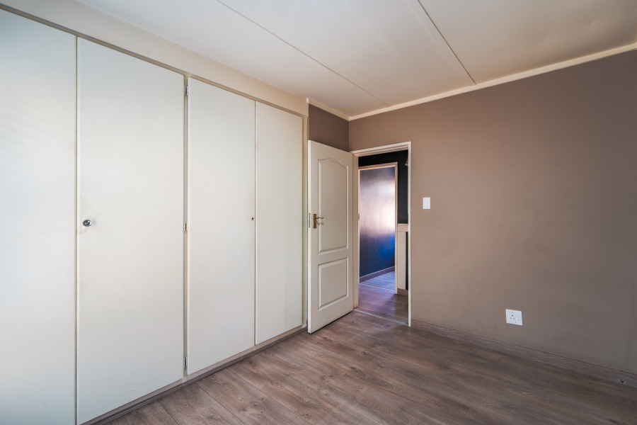 2 Bedroom Property for Sale in Wapadrand Gauteng