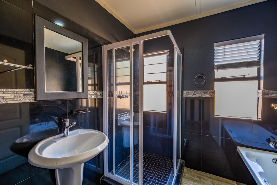 2 Bedroom Property for Sale in Wapadrand Gauteng