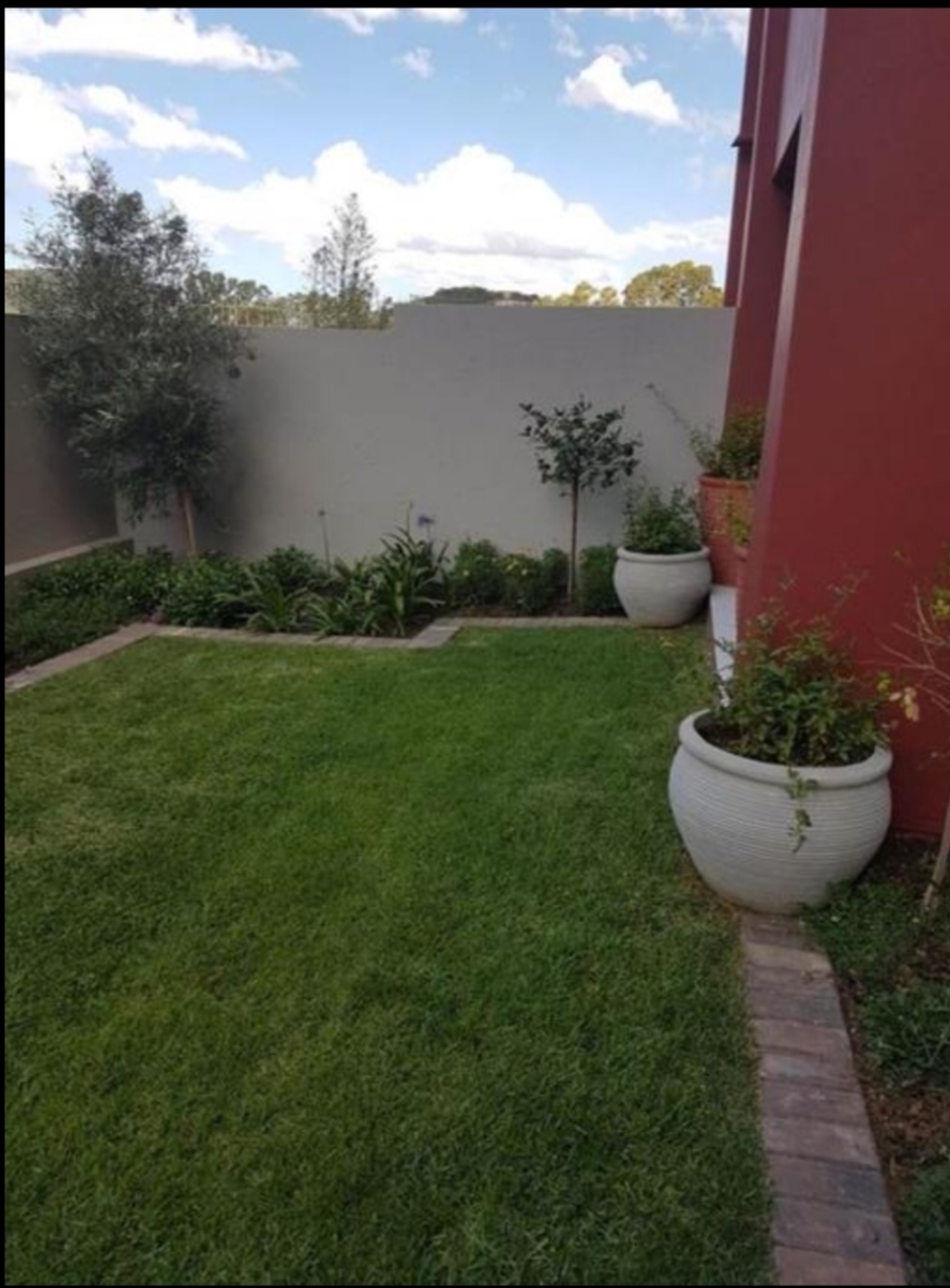 To Let 3 Bedroom Property for Rent in Fourways Gauteng