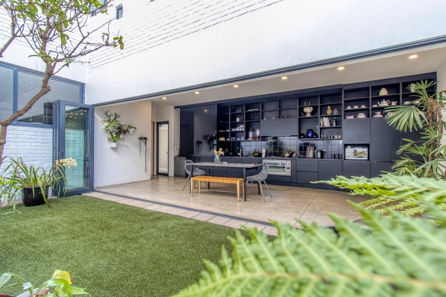 To Let 3 Bedroom Property for Rent in Sandown Gauteng