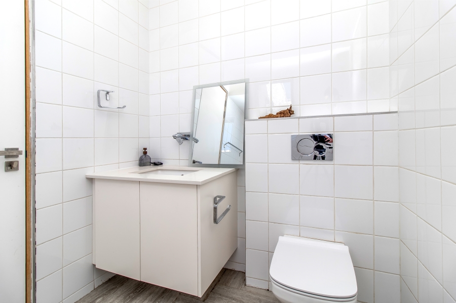 To Let 3 Bedroom Property for Rent in Sandown Gauteng