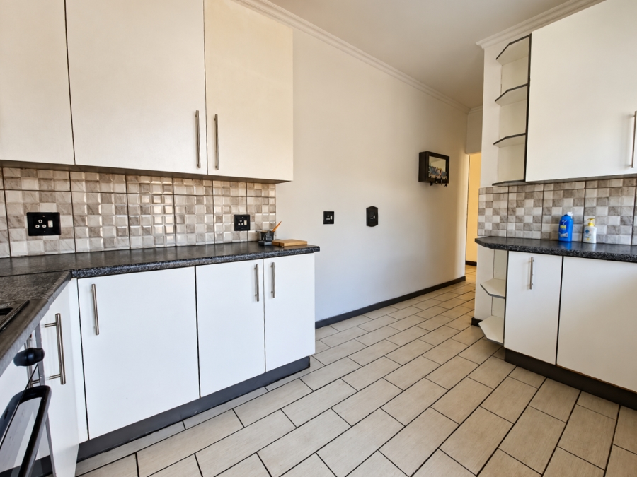3 Bedroom Property for Sale in Three Rivers Proper Gauteng