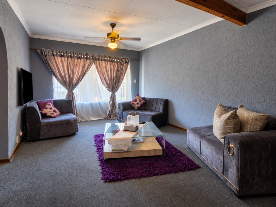 2 Bedroom Property for Sale in Three Rivers Gauteng