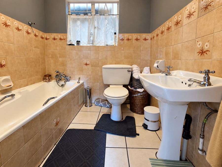 2 Bedroom Property for Sale in Three Rivers Gauteng