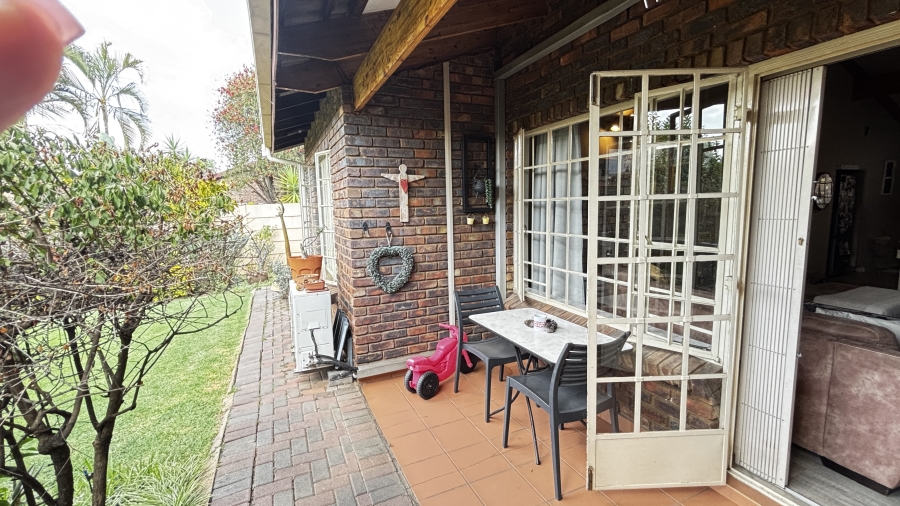 2 Bedroom Property for Sale in Montana Park Gauteng