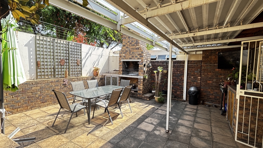 2 Bedroom Property for Sale in Montana Park Gauteng