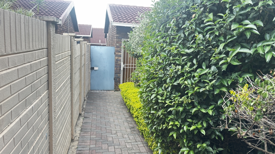2 Bedroom Property for Sale in Montana Park Gauteng