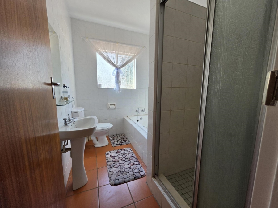 3 Bedroom Property for Sale in Misty Bay Gauteng