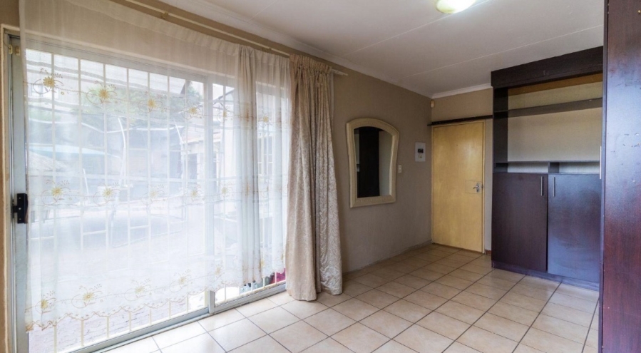3 Bedroom Property for Sale in Mulbarton Gauteng