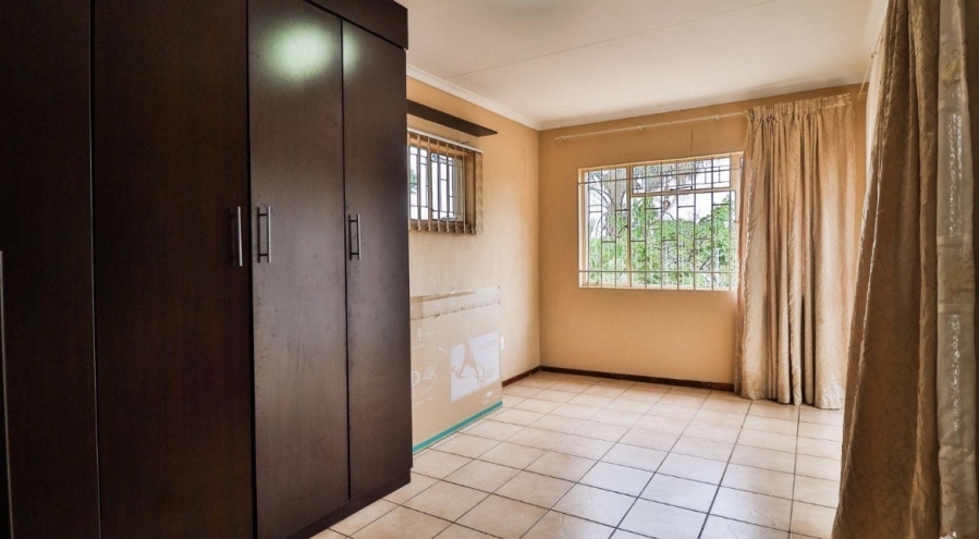 3 Bedroom Property for Sale in Mulbarton Gauteng