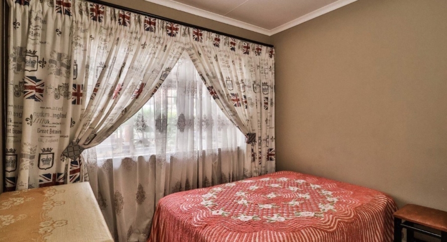 3 Bedroom Property for Sale in Mulbarton Gauteng