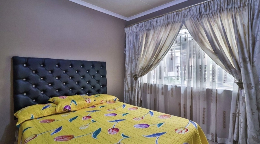 3 Bedroom Property for Sale in Mulbarton Gauteng