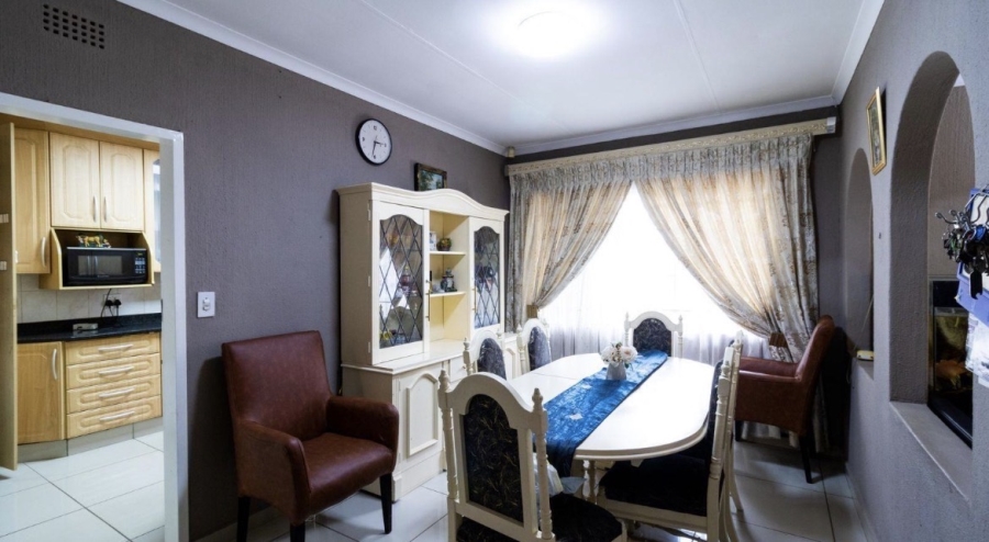 3 Bedroom Property for Sale in Mulbarton Gauteng