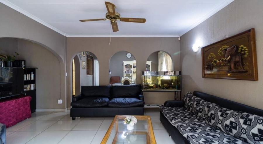 3 Bedroom Property for Sale in Mulbarton Gauteng