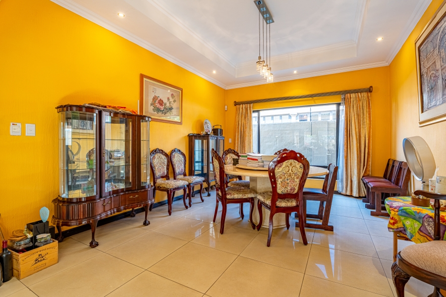 6 Bedroom Property for Sale in Beverley Gauteng