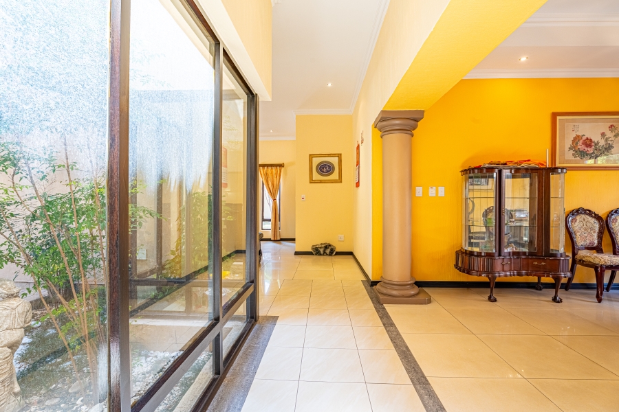 6 Bedroom Property for Sale in Beverley Gauteng