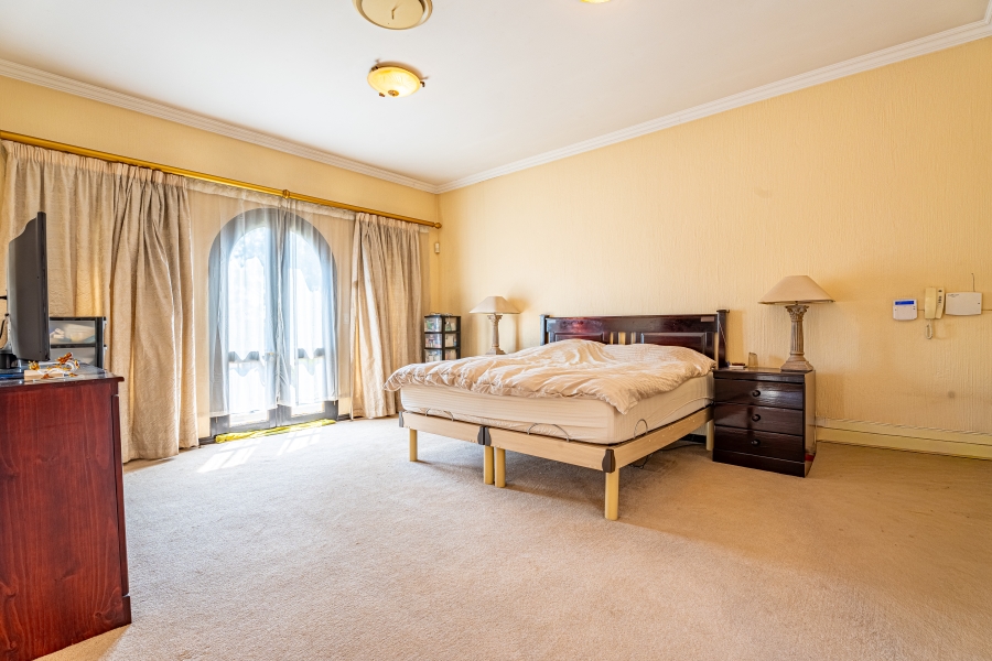 6 Bedroom Property for Sale in Beverley Gauteng
