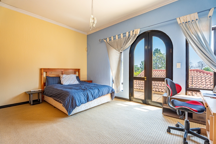 6 Bedroom Property for Sale in Beverley Gauteng