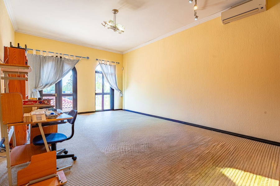 6 Bedroom Property for Sale in Beverley Gauteng