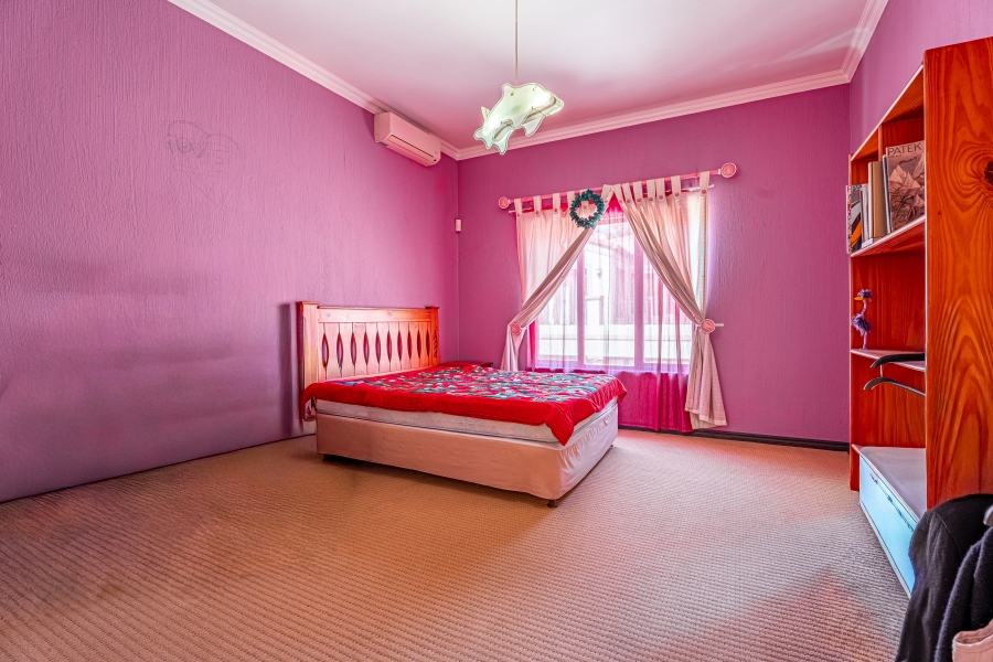 6 Bedroom Property for Sale in Beverley Gauteng