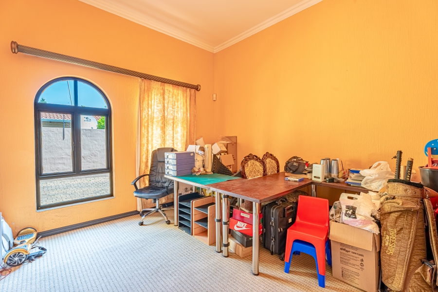 6 Bedroom Property for Sale in Beverley Gauteng