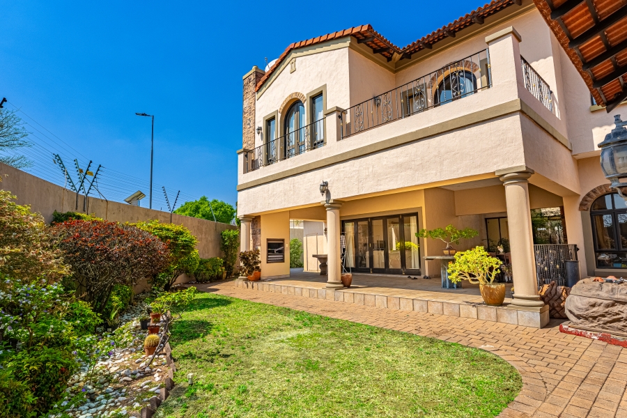 6 Bedroom Property for Sale in Beverley Gauteng