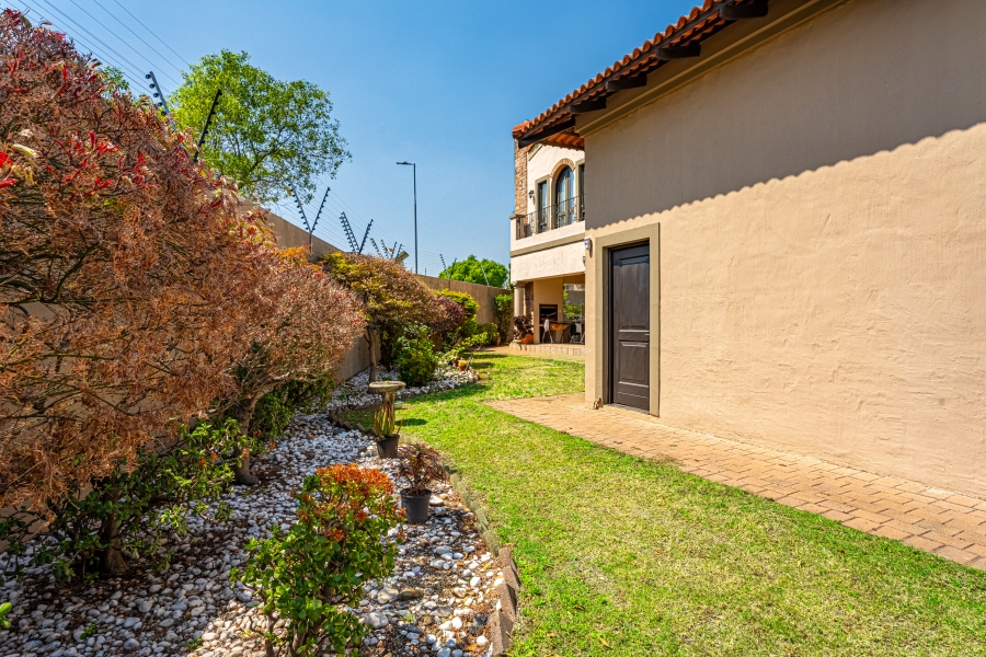 6 Bedroom Property for Sale in Beverley Gauteng