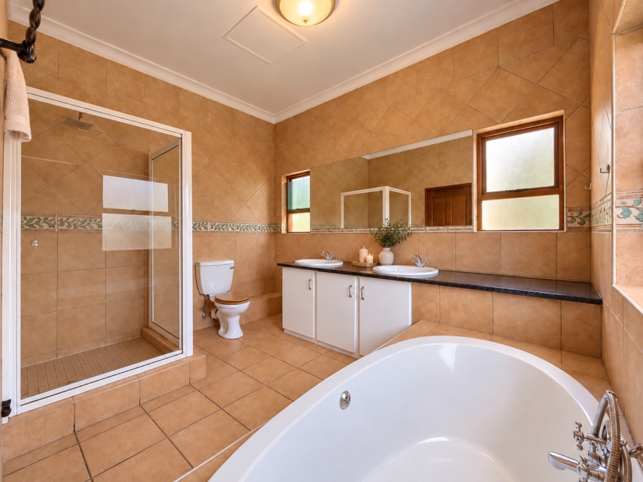 3 Bedroom Property for Sale in Faerie Glen Gauteng