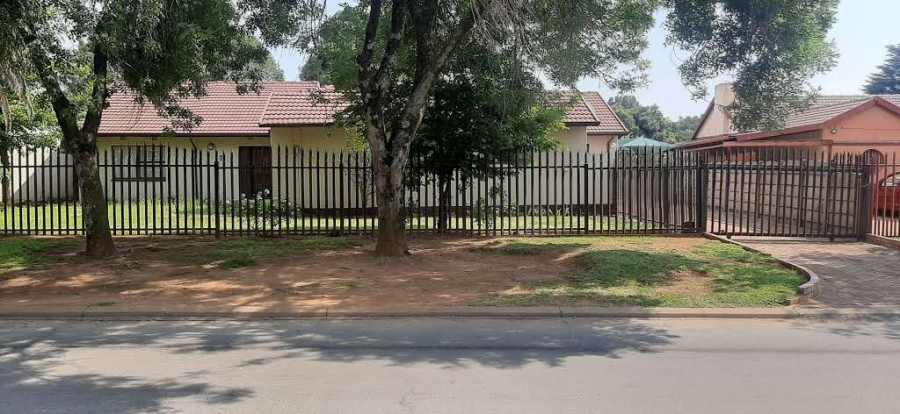 4 Bedroom Property for Sale in Esther Park Gauteng