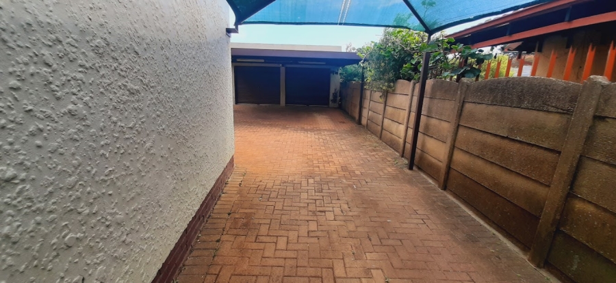 4 Bedroom Property for Sale in Esther Park Gauteng