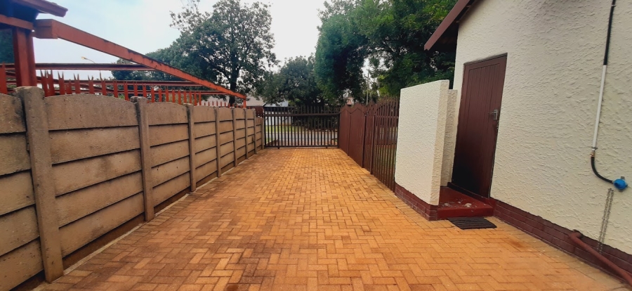 4 Bedroom Property for Sale in Esther Park Gauteng