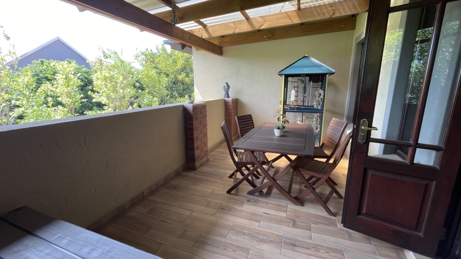 3 Bedroom Property for Sale in Kosmosdal Gauteng