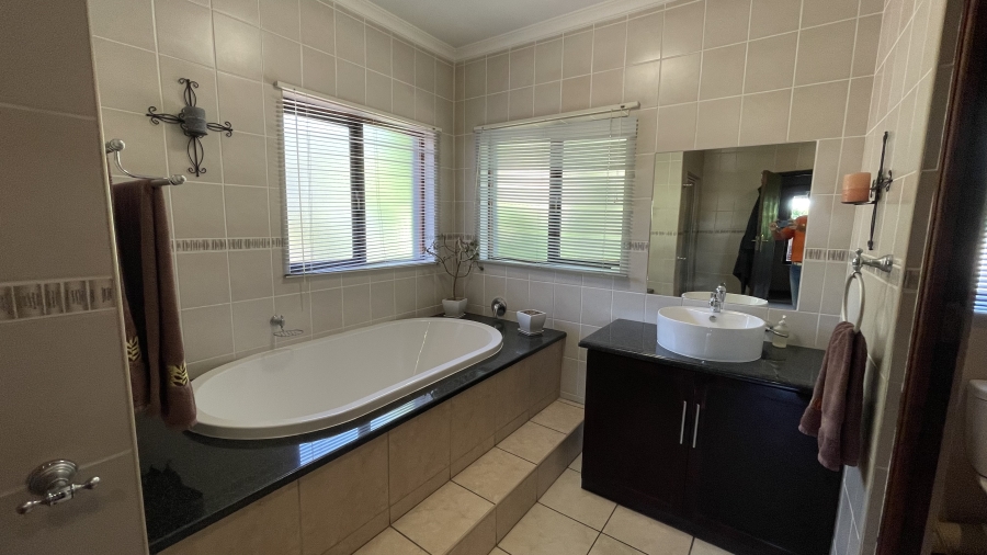 3 Bedroom Property for Sale in Kosmosdal Gauteng